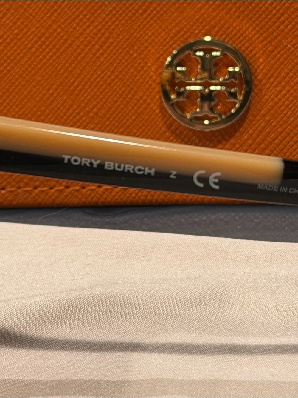 Tory Burch Two-Tone Black & Beige Round Sunglasses with Orange Case NWOT